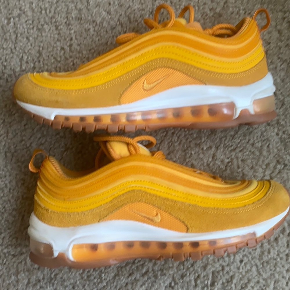 Nike Airmax Women’s 6.5 Mustard/Bright Yellow